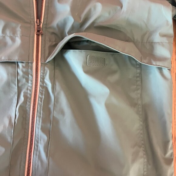 Rain Jacket - Weatherproof - NEVER WORN - Picture 3 of 4